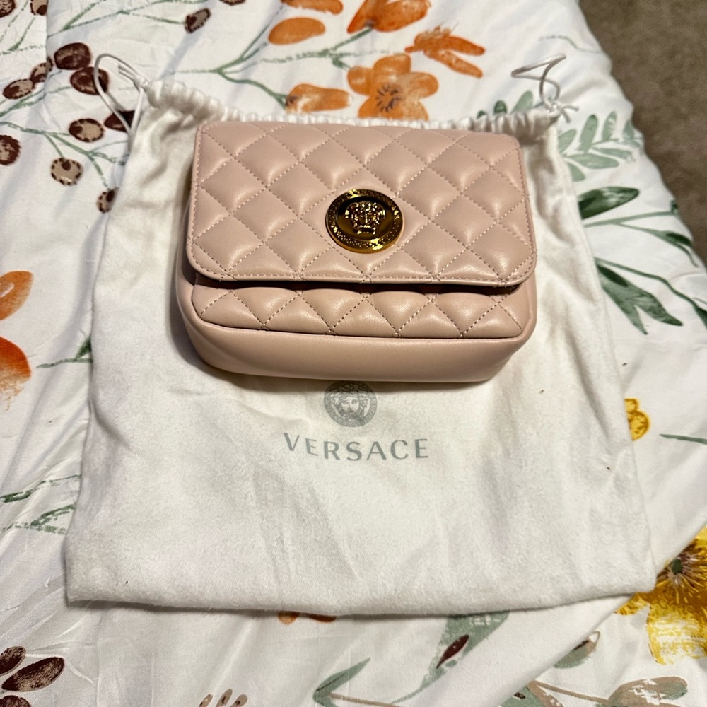 VERSACE WHITE NAPPA LEATHER QUILTED MEDUSA SHOULDER BAG GOLD HARDWARE BRAND NEW